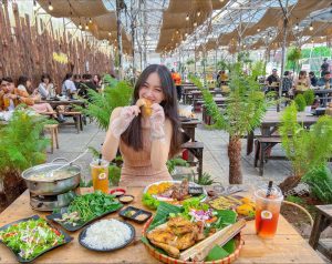 Say đắm món gà nướng cơm lam Đà Lạt tại Tiệm gà Túk Túk