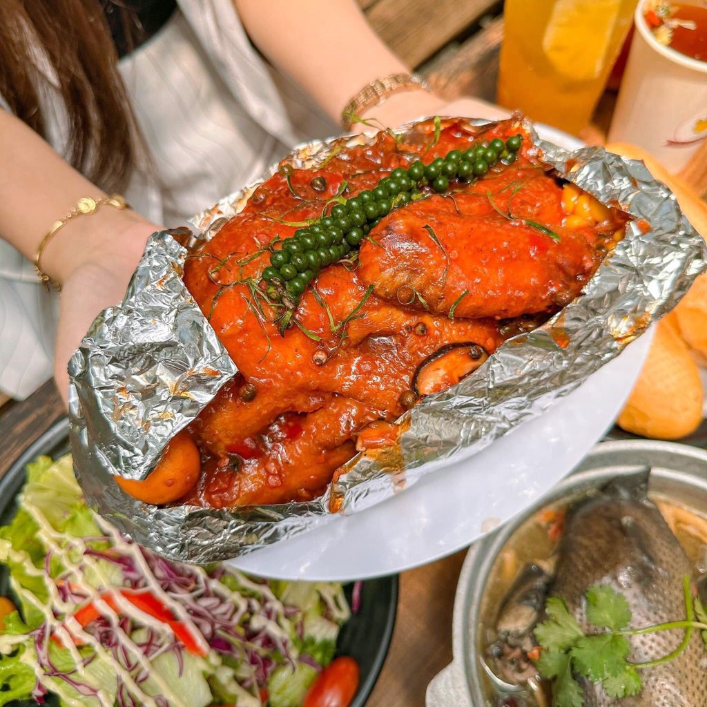 Gà nướng sốt tiêu xanh Đà Lạt - món ăn ngon ấm bụng cho những ngày trời mưa rả rích