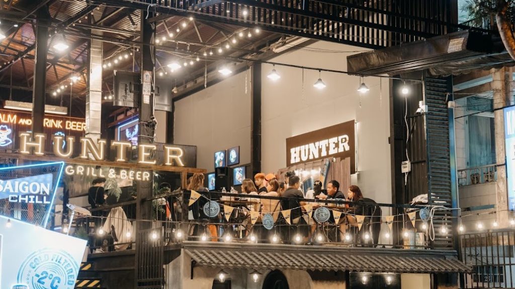 HUNTER Grill & Beer