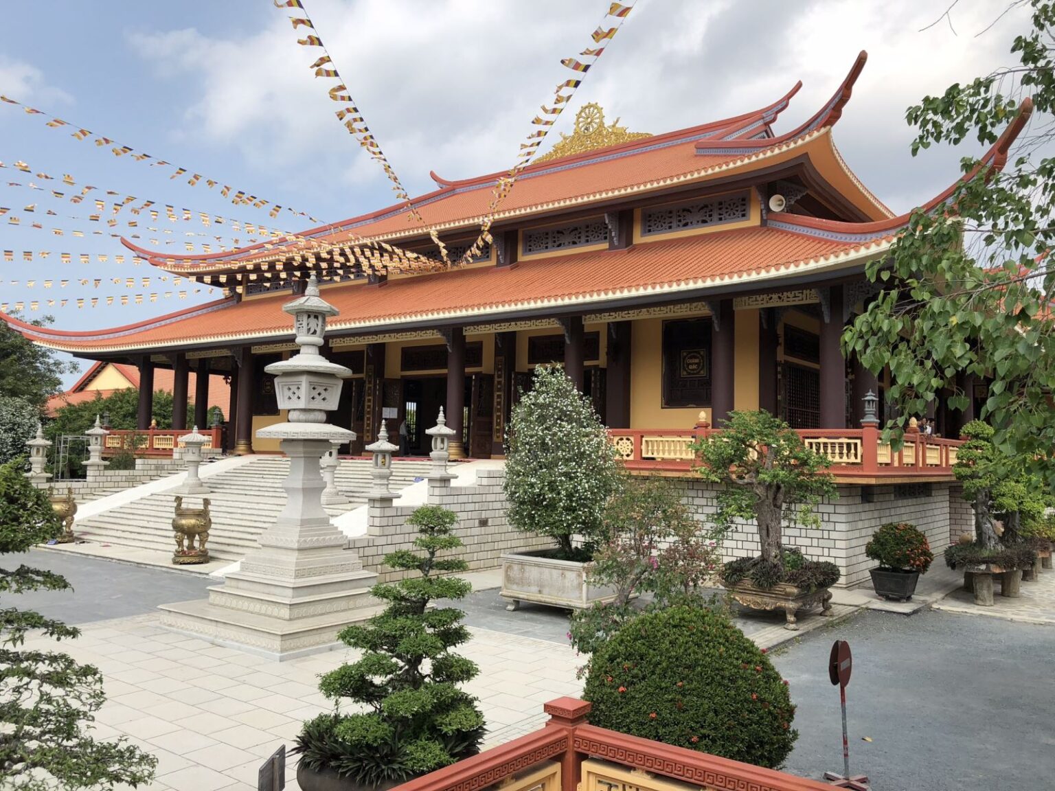 Thiền viện Trúc Lâm - chi phí du lịch Đà Lạt