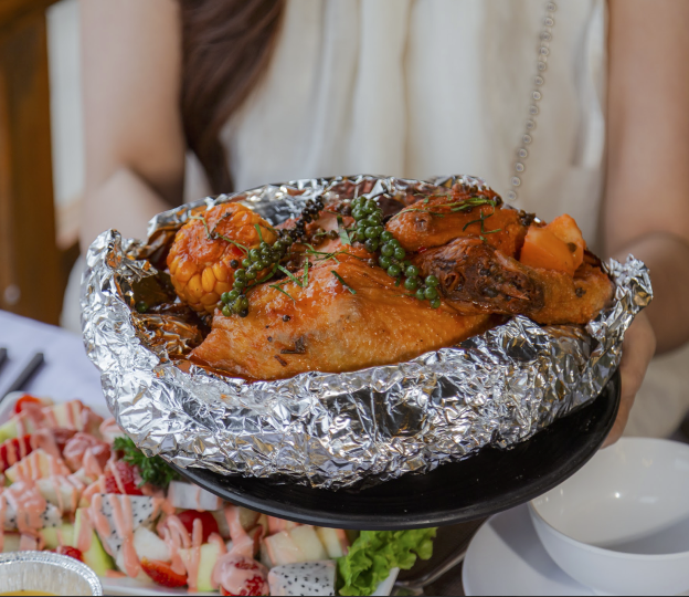 Gà nướng sốt tiêu xanh - món gà làm nên tên tuổi của Túk Túk