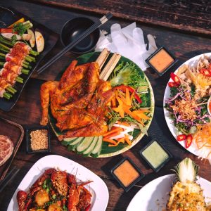 Gà nướng cơm lam