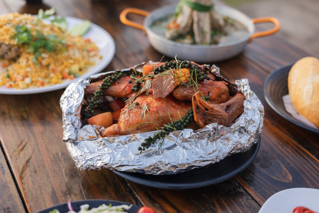 Gà nướng ngon Đà Lạt – gà nướng sốt tiêu xanh tại Tiệm gà Túk Túk