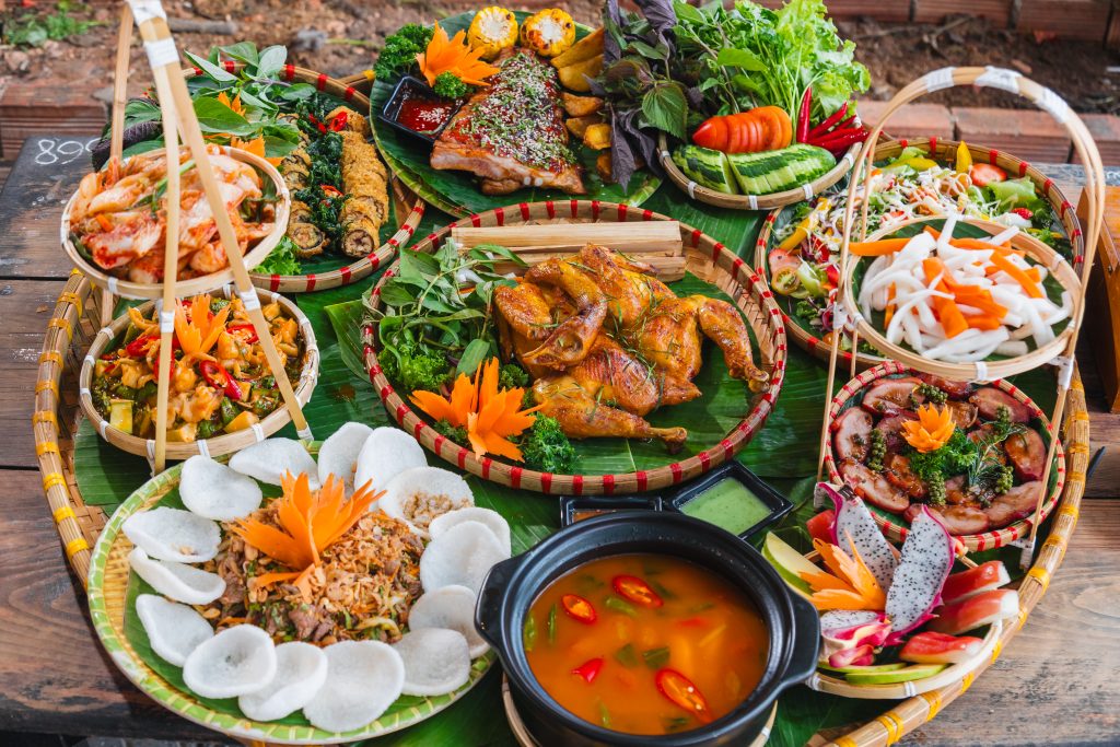 Gà nướng cơm lam - Món ngon phải thử tại Túk Túk