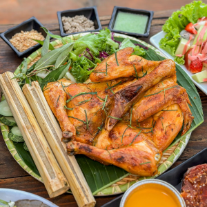Gà nướng cơm lam - Món ngon phải thử tại Túk Túk