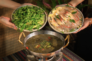 Lẩu lá mì chua - Quán ăn ngon Đà Lạt